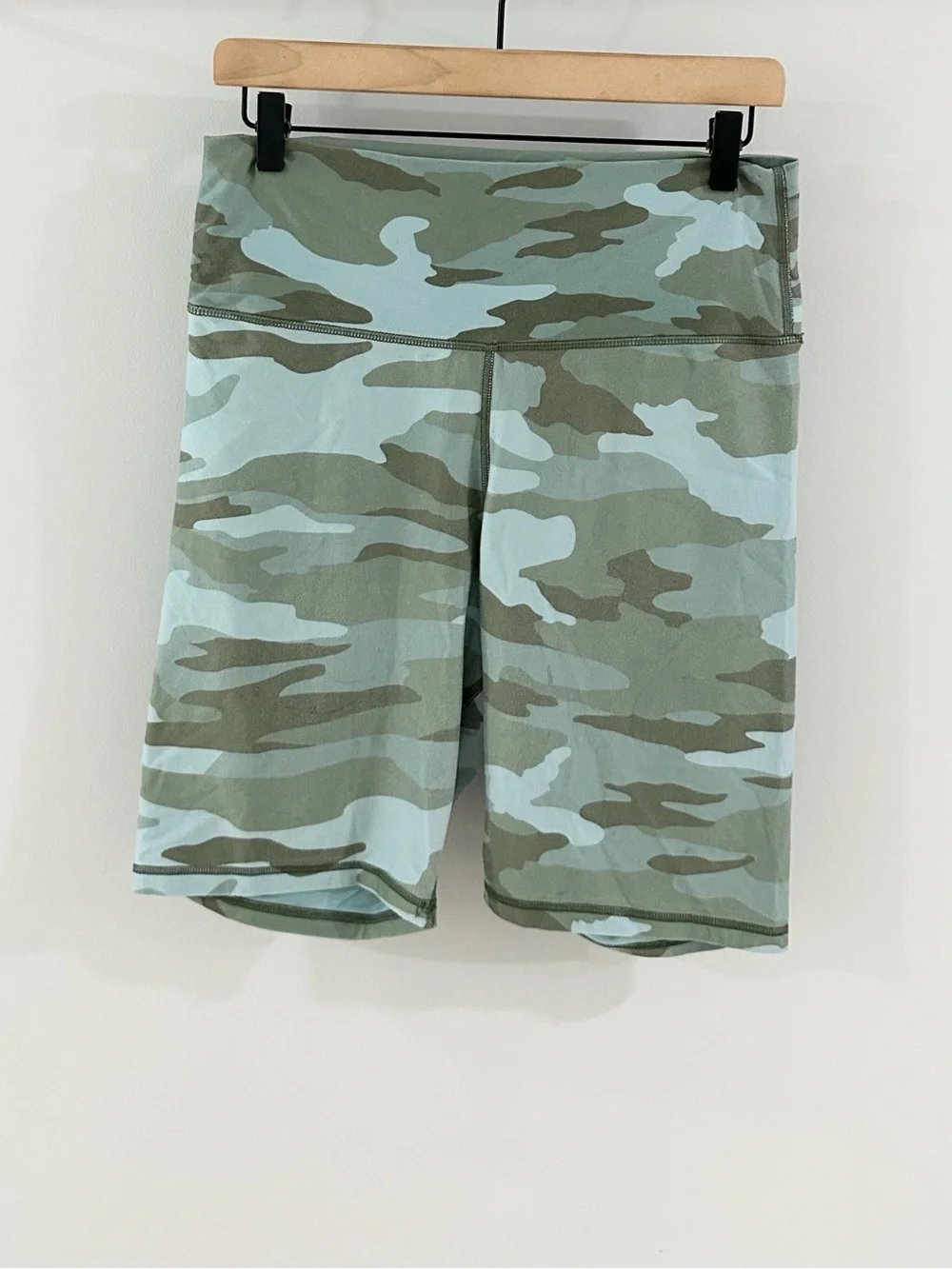Aerie Move High Waist Camouflage Biker Shorts // Green // XL